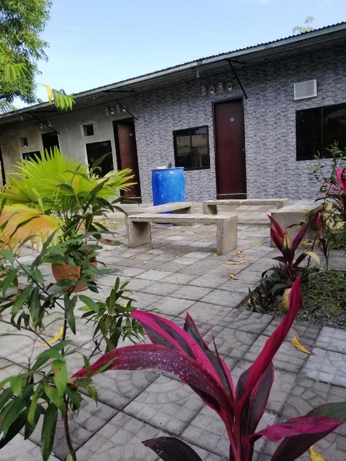 Hostel Katrina'S Dorm Tarlac City Exterior foto